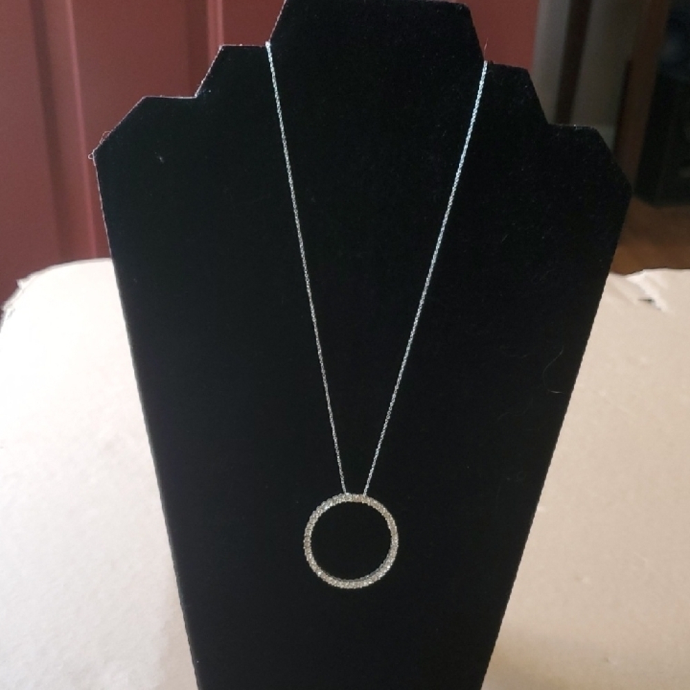 Dazzling Silver Circle Pendant Necklace - Picture 3 of 5